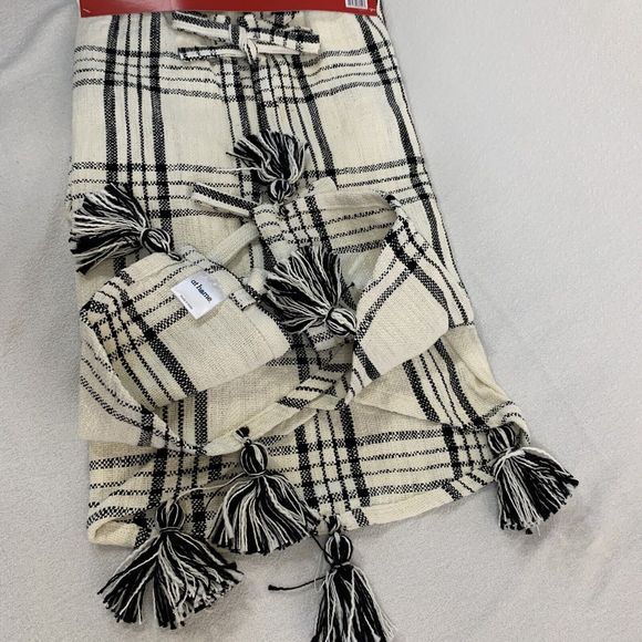 Christmas Tree Skirt Cotton Plaid Handmade 48in Elegant Tassels Decor Farmhouse - Picture 7 of 10